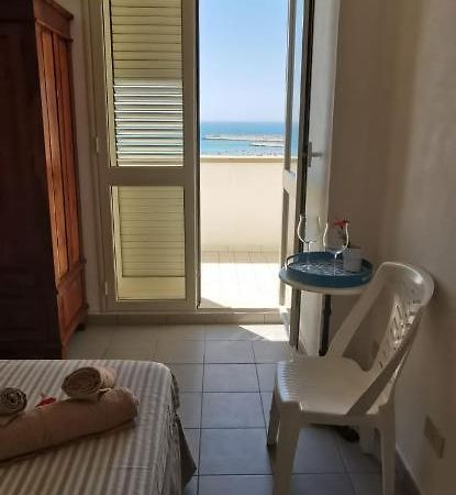 Sicilia Mare Hotel Porto Palo Bagian luar foto