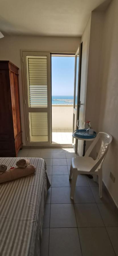 Sicilia Mare Hotel Porto Palo Bagian luar foto