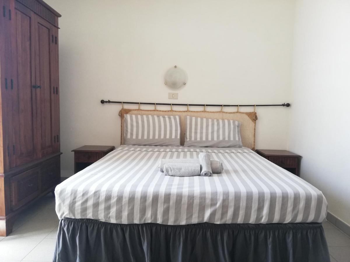 Sicilia Mare Hotel Porto Palo Bagian luar foto