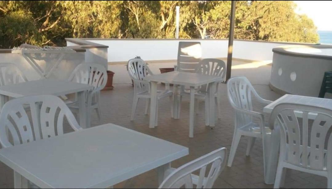 Sicilia Mare Hotel Porto Palo Bagian luar foto